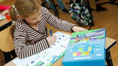 Do szkół podstawowych w całej Polsce trafi kolejnych 8400 pakietów edukacyjnych „Droga […]