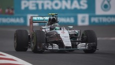 Zwycięzca kwalifikacji, startujący z pierwszego pola Nico Rosberg w bolidzie Mercedesa wygrał […]