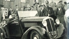 Niewielki roadster Škoda Popular, wspinający się w piątek 23 sierpnia 1935 roku […]