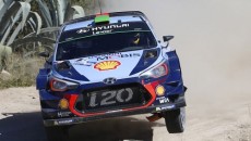 Thierry Neuville i Nicolas Gilsoul (Hyundai i20 Coupe WRC) wygrali po dramatycznej […]