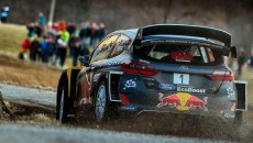 Sébastien Ogier i Julien Ingrassia (Ford Fiesta RS WRC) utrzymali prowadzenie po […]