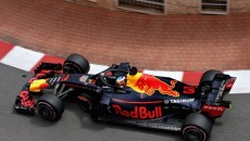 Daniel Ricciardo (Red Bull) wystartuje jutro z pierwszego pola do wyścigu mistrzostw […]