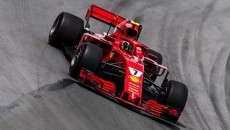 Startujący z pole position Sebastian Vettel w bolidzie Mercedesa wygrał wyścig mistrzostw […]