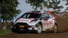 Sébastien Ogier i Julien Ingrassia (Ford Fiesta RS WRC) prowadzą po pierwszym […]