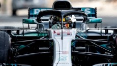 Lewis Hamilton w bolidzie Mercedesa wygrał kończący sezon 2018 wyścig mistrzostw świata […]
