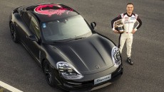 Pierwsze demonstracyjne okrążenia na torze Porsche Experience Centre (PEC) w Szanghaju rozpoczęły […]