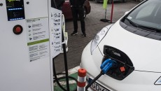 Już niedługo kierowcy samochodów elektrycznych będą mogli naładować swoje auta na stacjach […]