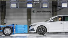 Laboratorium testów zderzeniowych uruchomiła Škoda Auto. Nowoczesny obiekt znajduje się w pobliżu […]