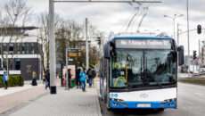 Według licznika e-busów, który prowadzi Polska Izba Rozwoju Elektromobilności oraz portal Transinfo.pl […]