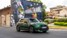 Nowe MINI Cooper S w linii stylistycznej John Cooper Works nawiązuje do […]